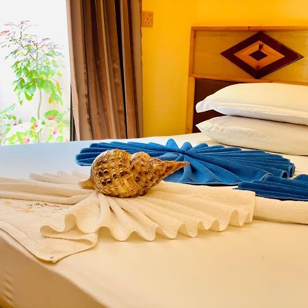 Siesta Beach Hotel Maafushi Esterno foto