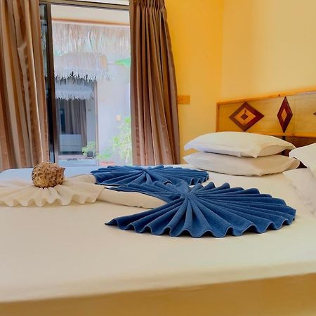 Siesta Beach Hotel Maafushi Esterno foto