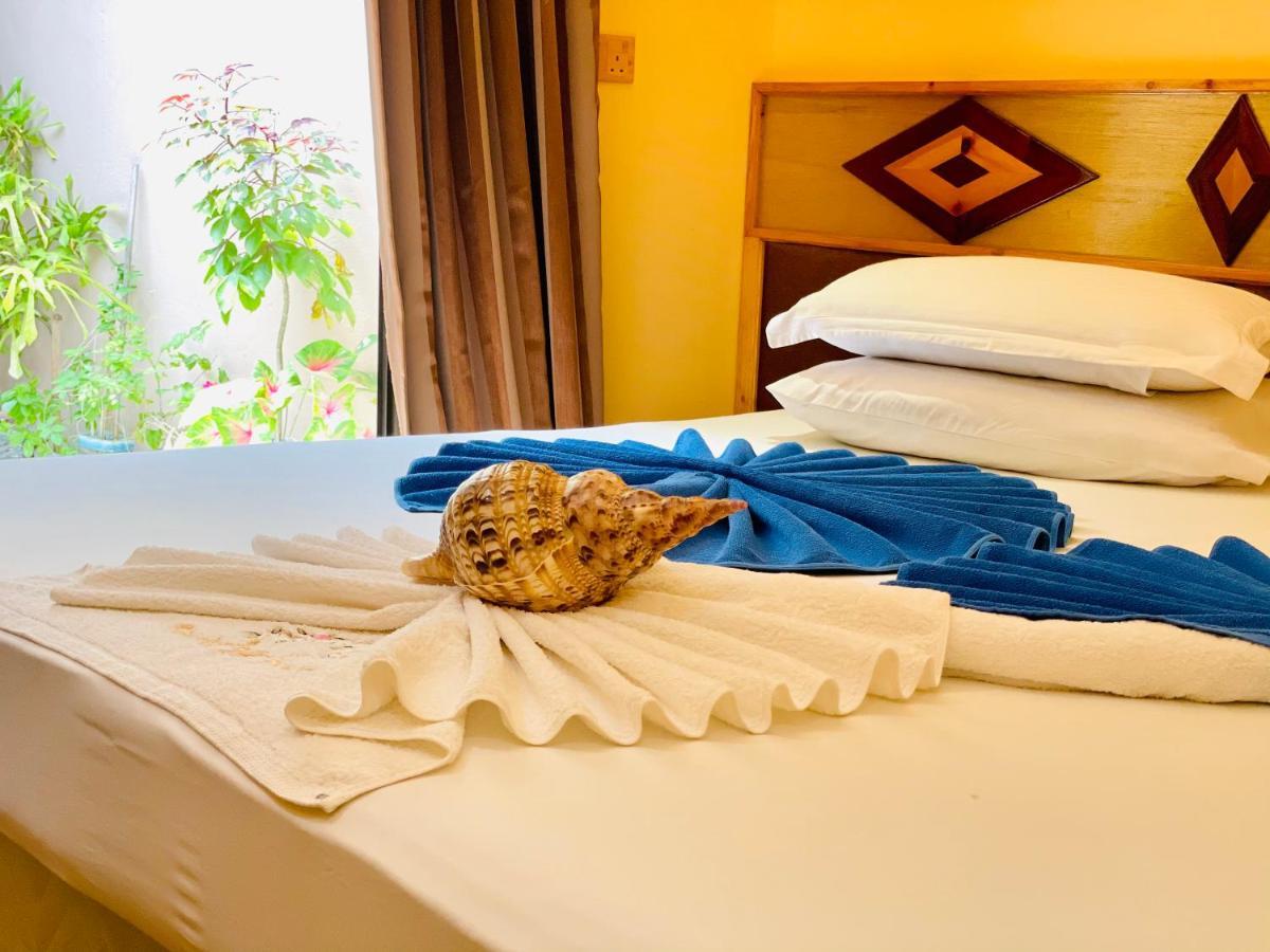Siesta Beach Hotel Maafushi Esterno foto