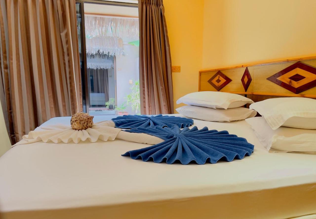 Siesta Beach Hotel Maafushi Esterno foto