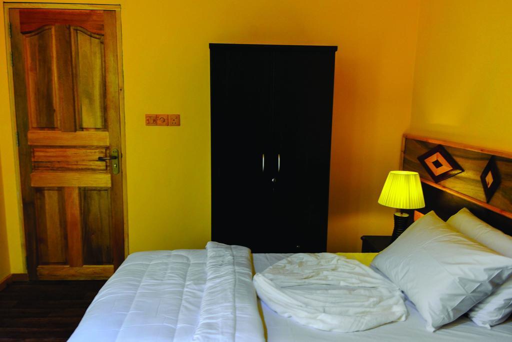 Siesta Beach Hotel Maafushi Esterno foto