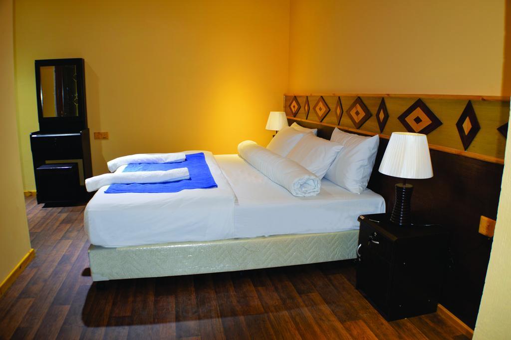 Siesta Beach Hotel Maafushi Esterno foto